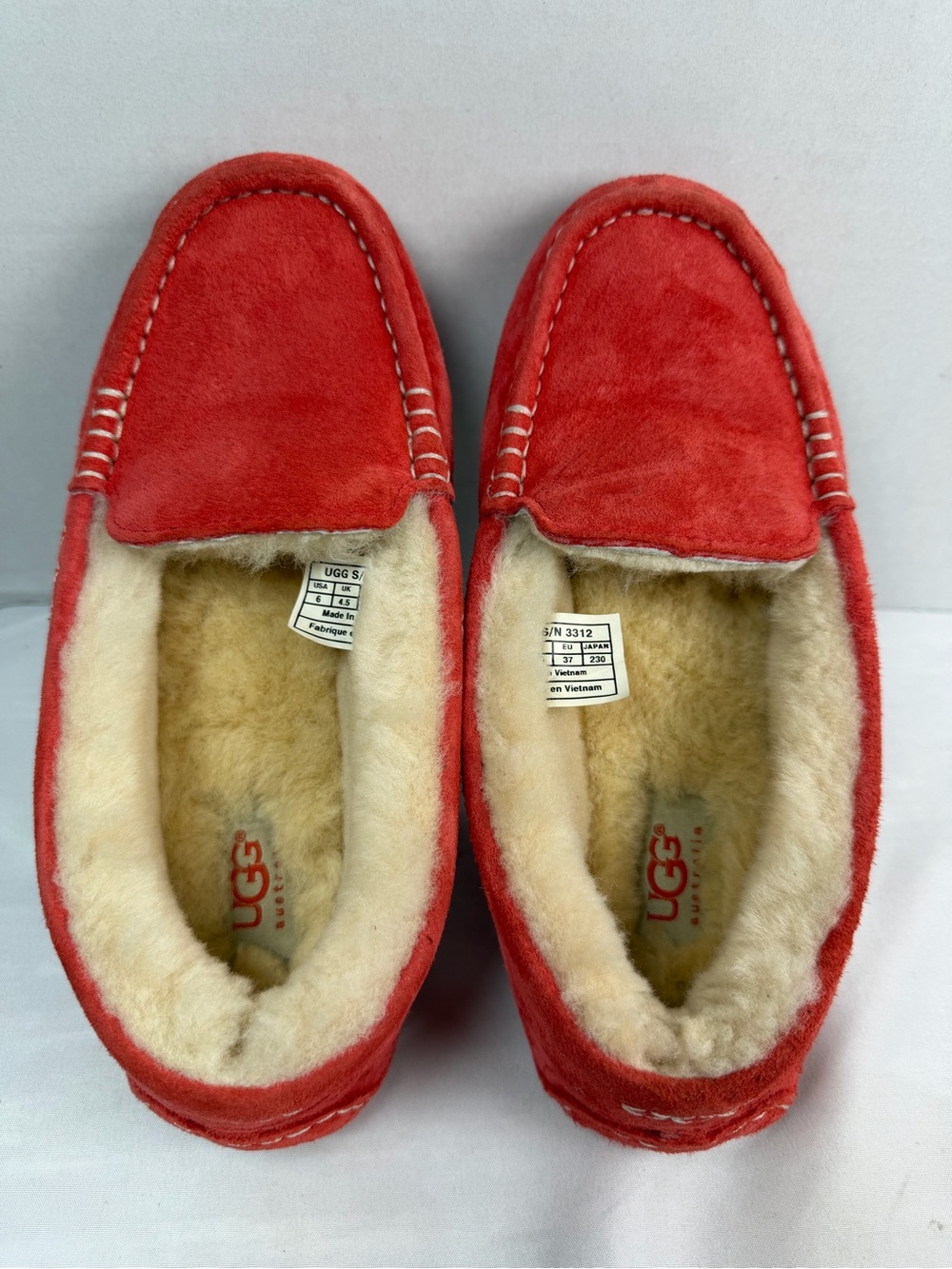 Ugg Moccasin slippers size 6 women’s Coral Red Sheepskin Lined Suede